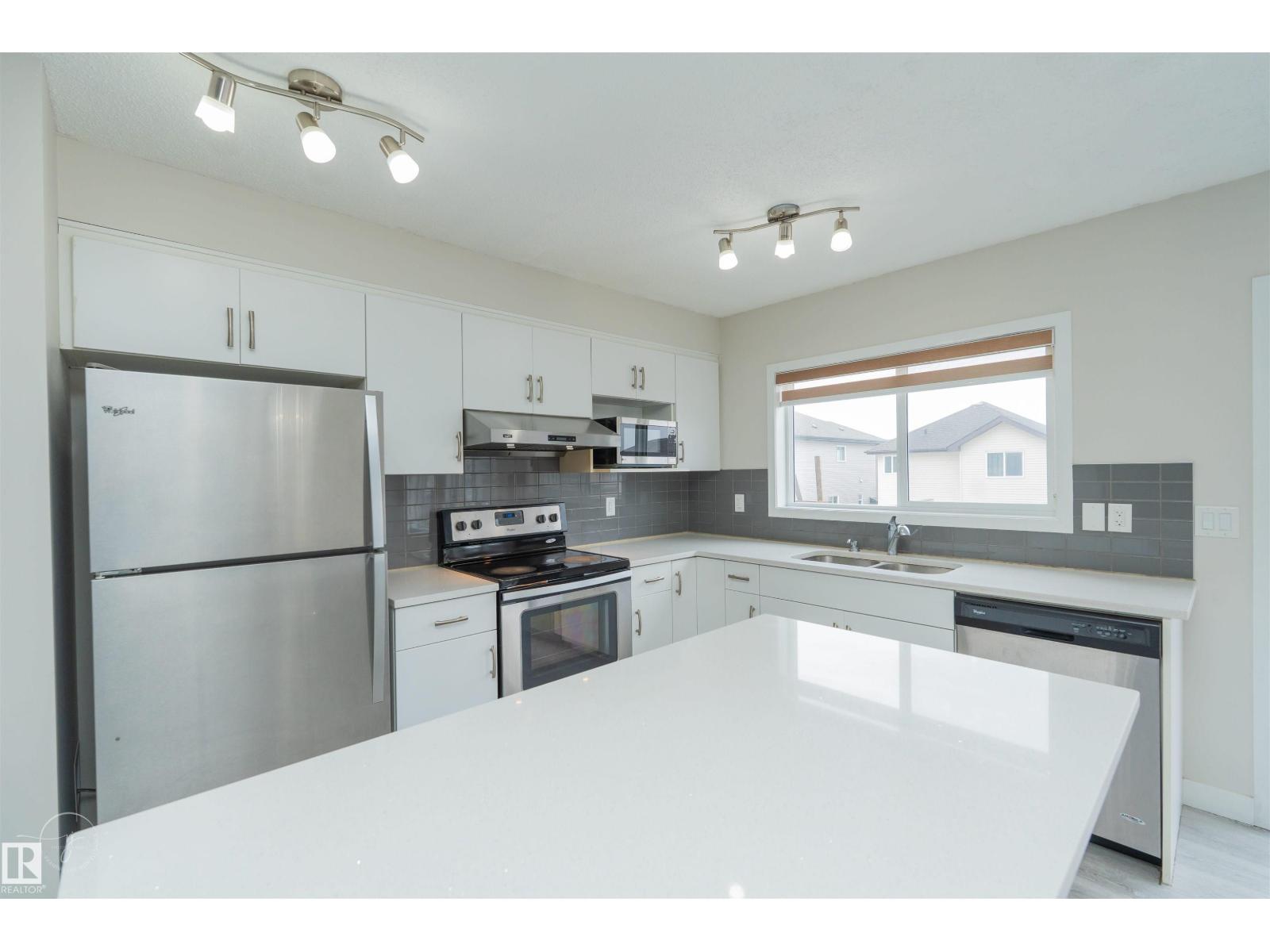 2122 52A ST SW, Edmonton