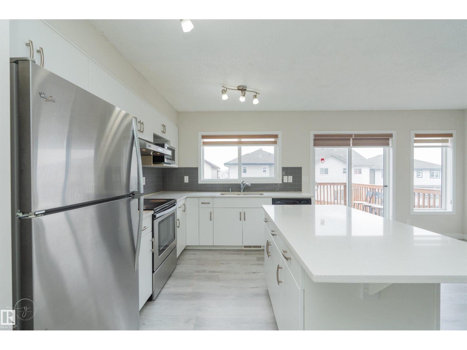 2122 52A ST SW, Edmonton