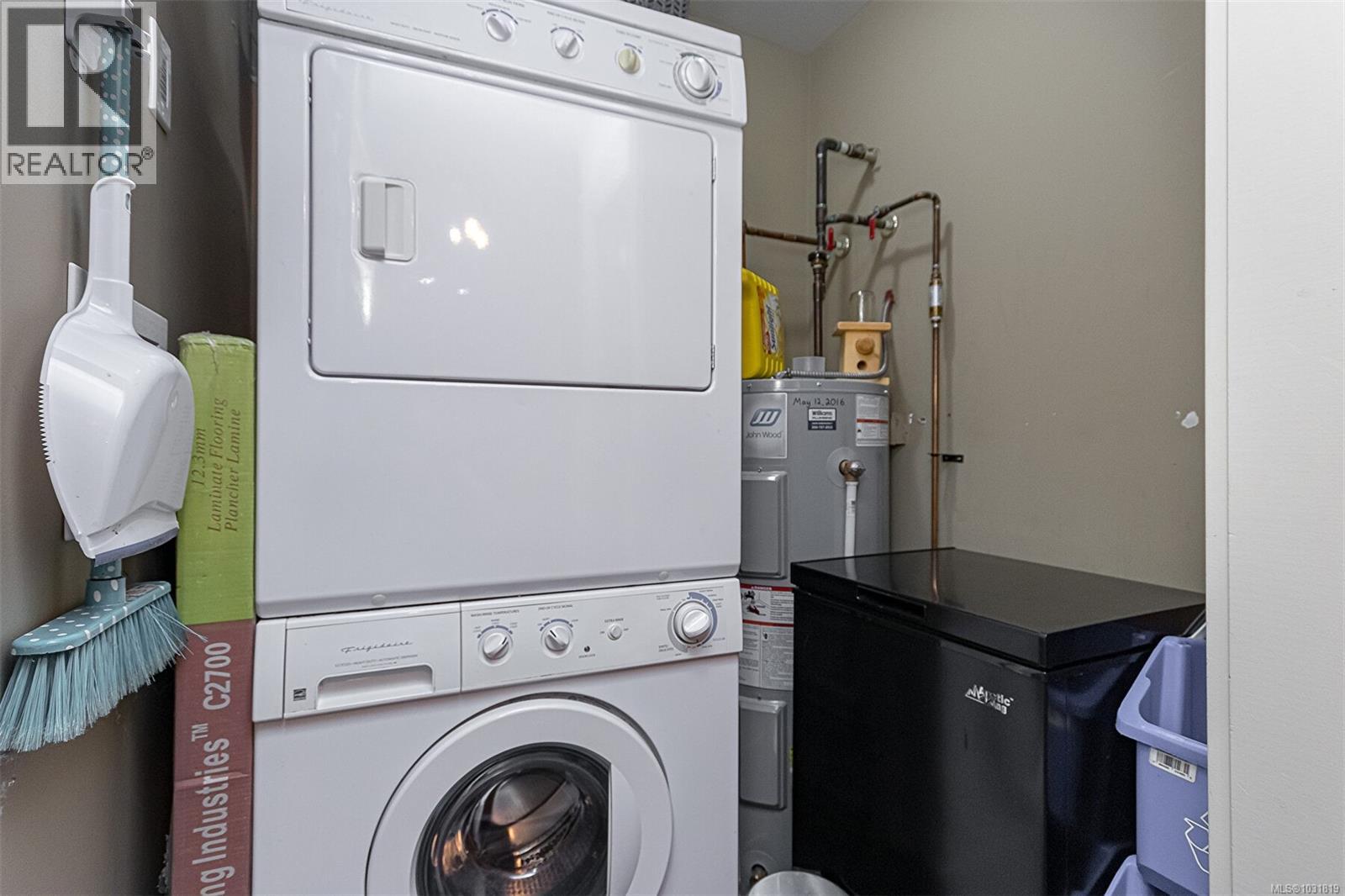 #203 2881 PEATT RD - 25