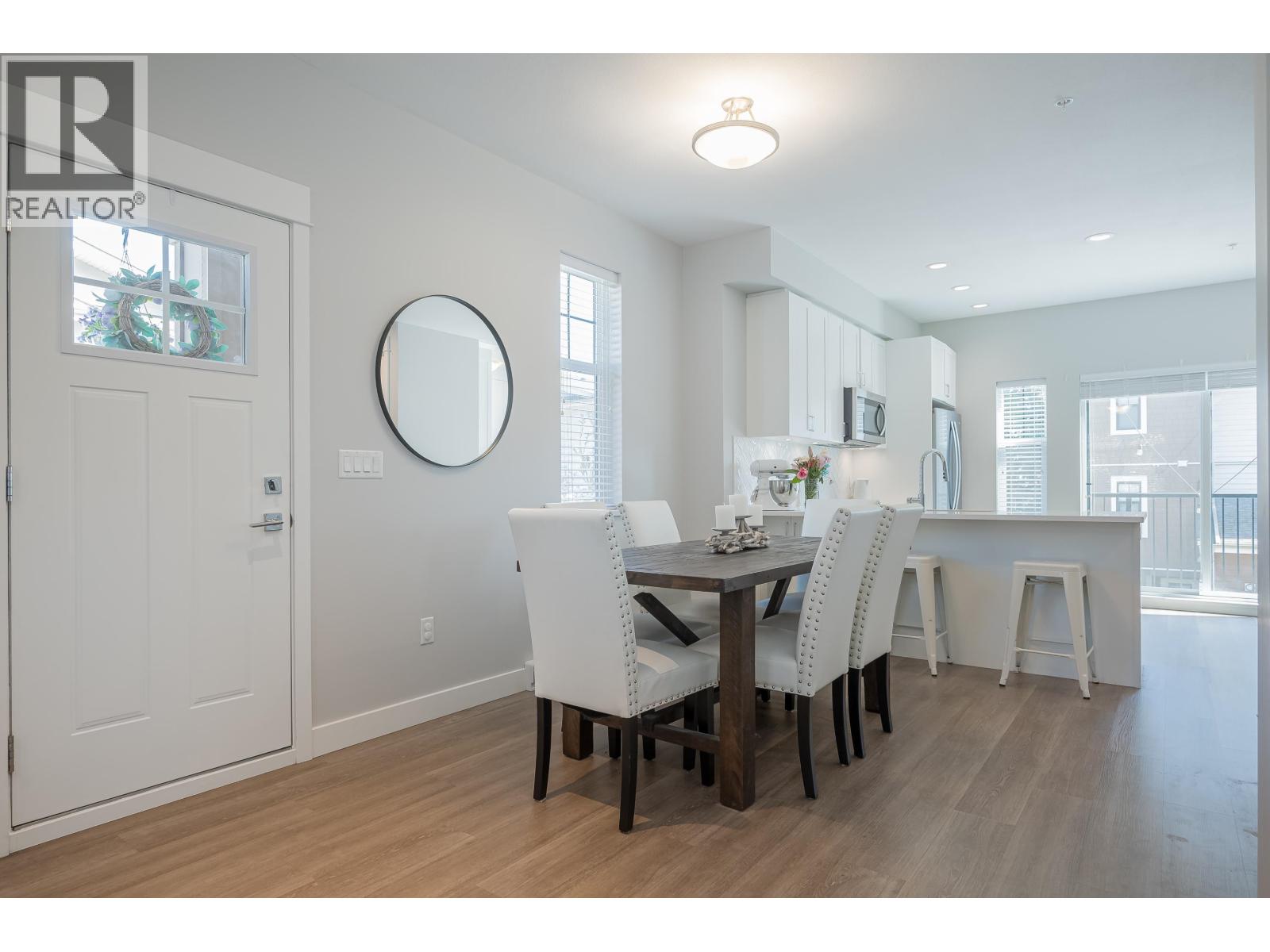 15 1818 HARBOUR STREET, Port Coquitlam