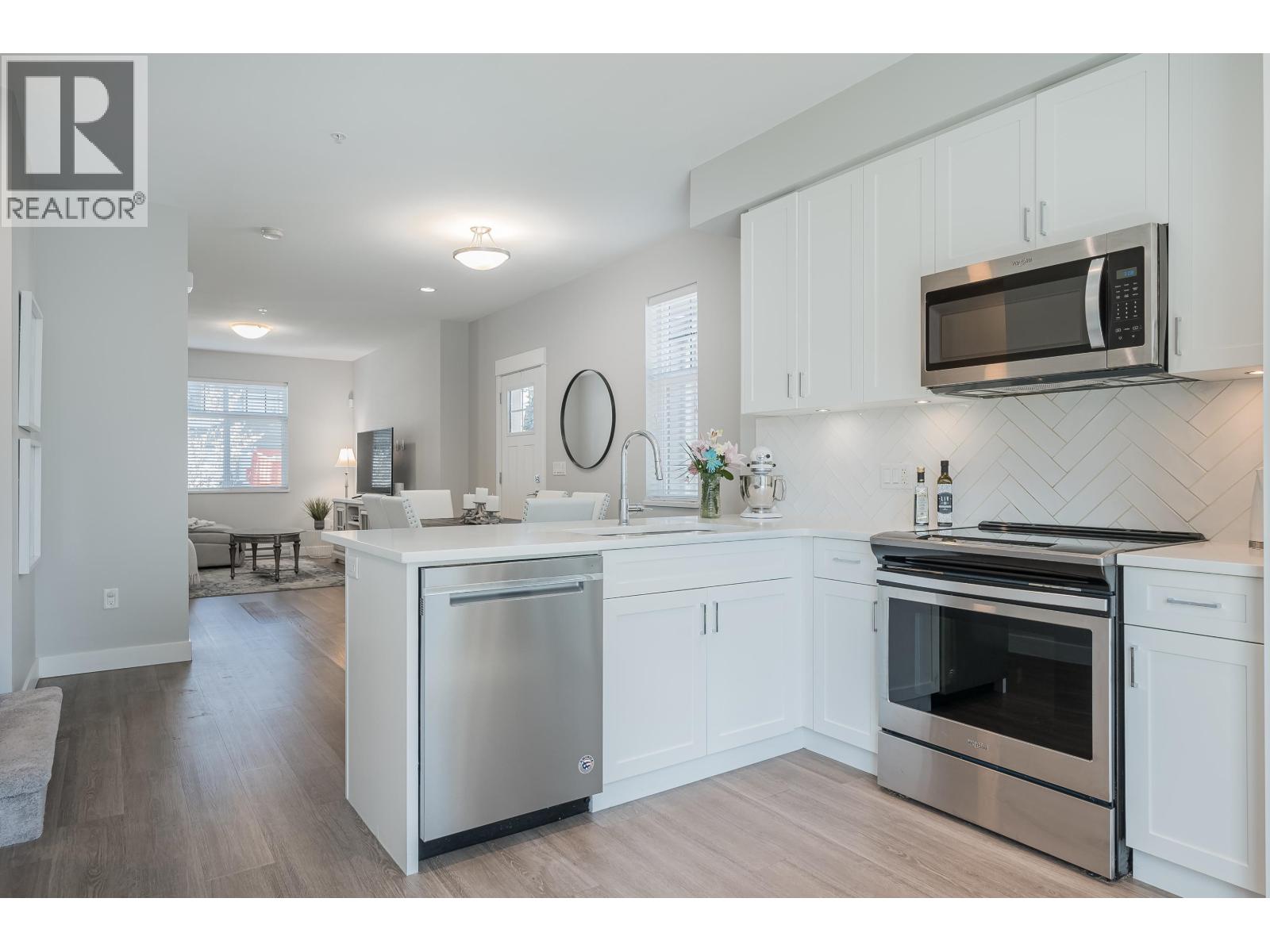 15 1818 HARBOUR STREET, Port Coquitlam