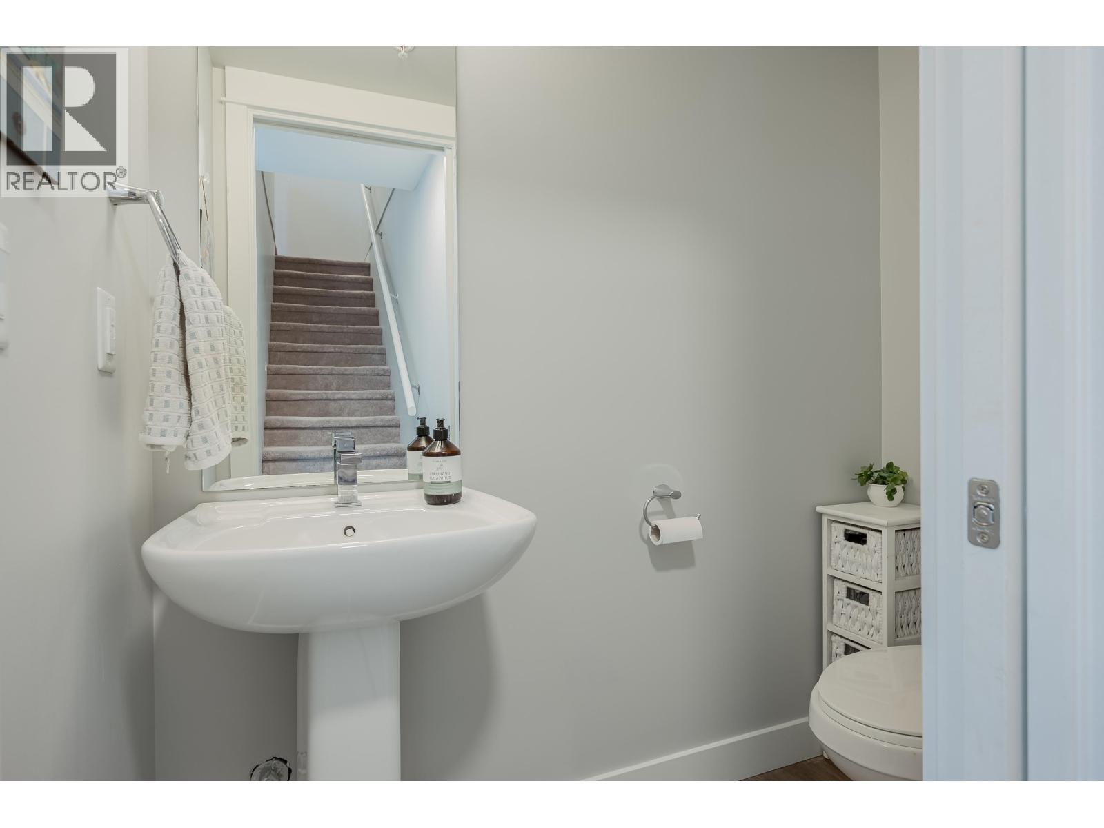 15 1818 HARBOUR STREET, Port Coquitlam