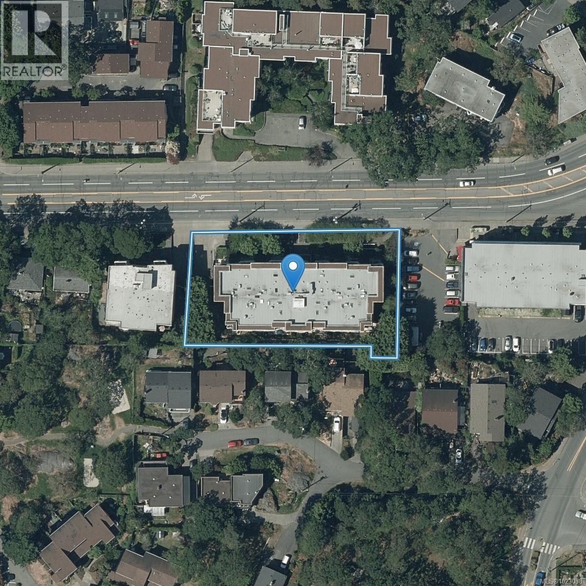 #PH 10 1371 Hillside Ave - 23