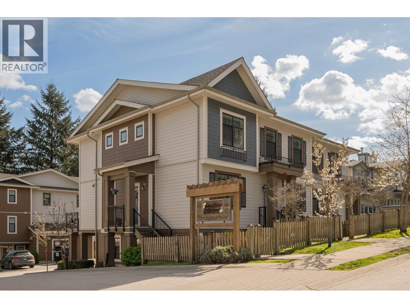 15 1818 HARBOUR STREET, Port Coquitlam