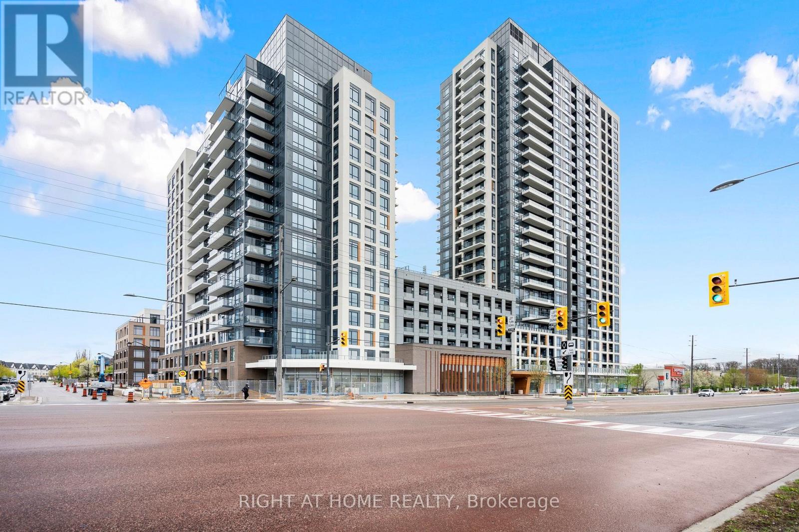 Listing photo of 1424 - 7950 BATHURST STREET