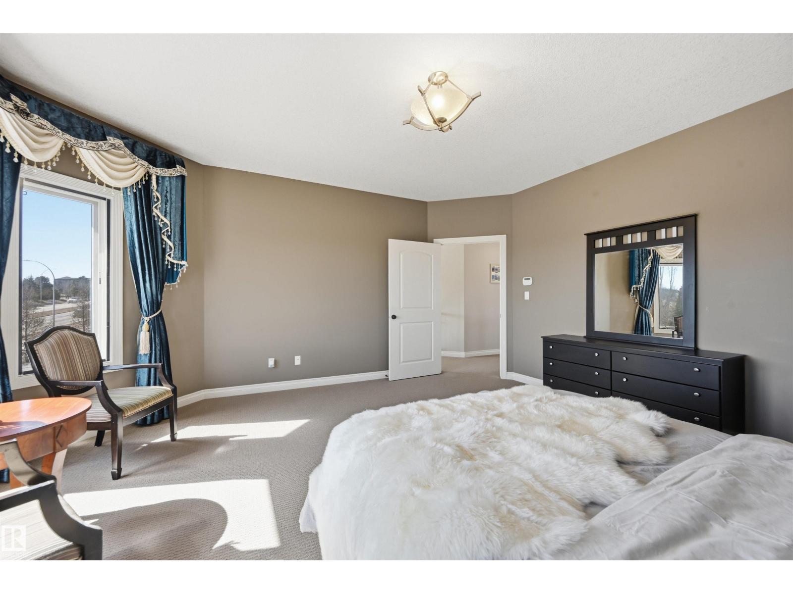 831 HOLLANDS LANDING LD NW, Edmonton