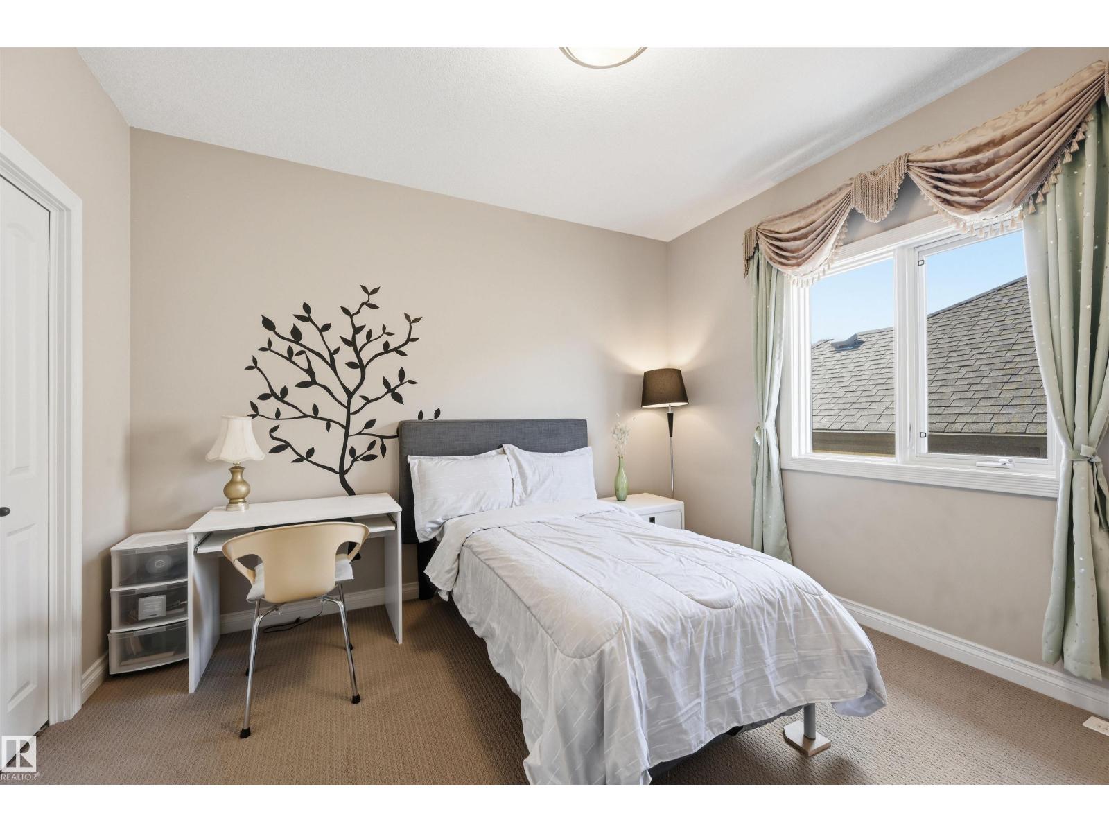 831 HOLLANDS LANDING LD NW, Edmonton