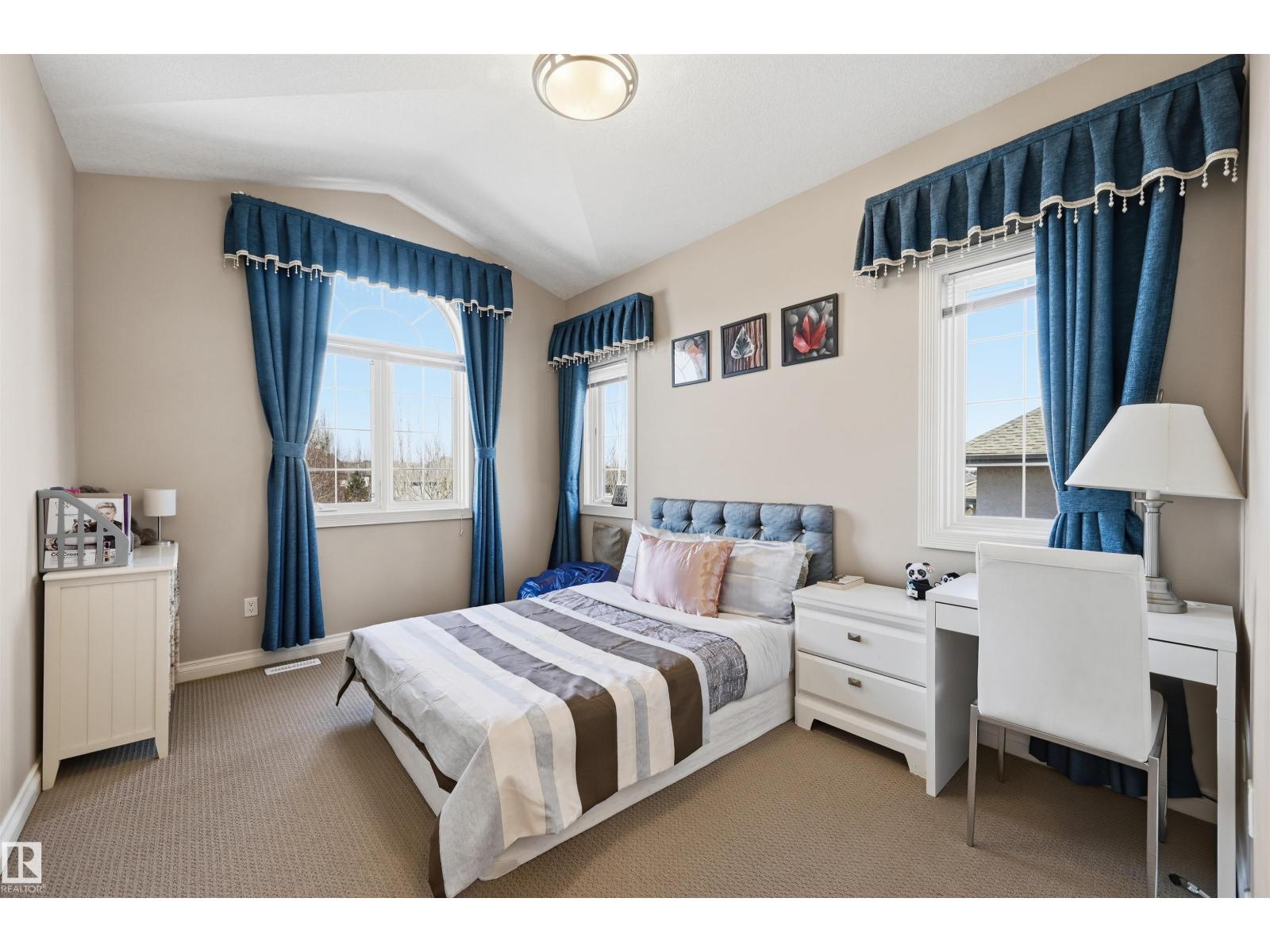 831 HOLLANDS LANDING LD NW, Edmonton