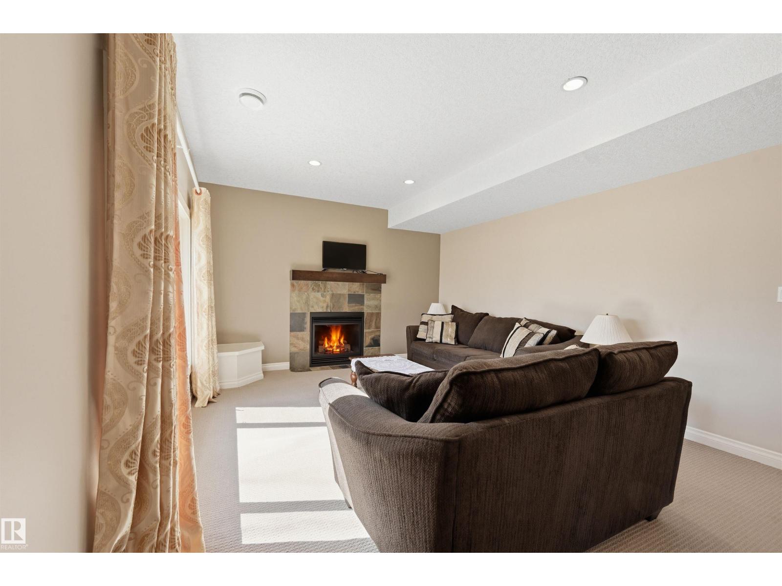 831 HOLLANDS LANDING LD NW, Edmonton