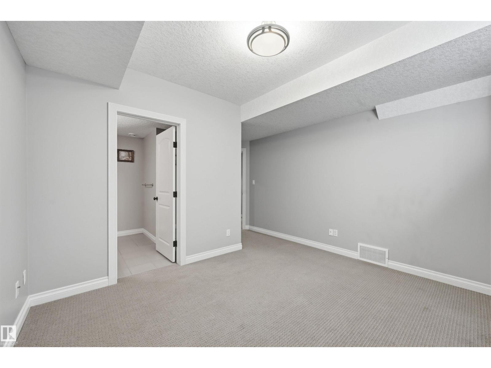 831 HOLLANDS LANDING LD NW, Edmonton