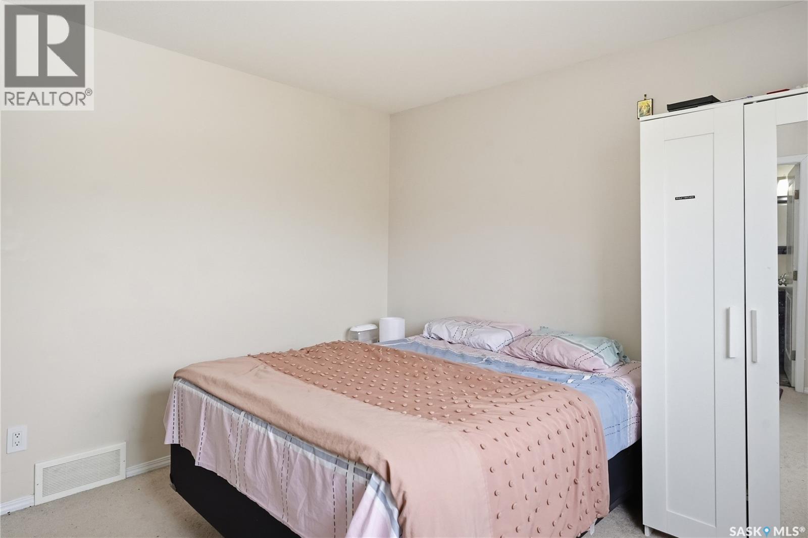 102 WHALLEY CRESCENT - 14