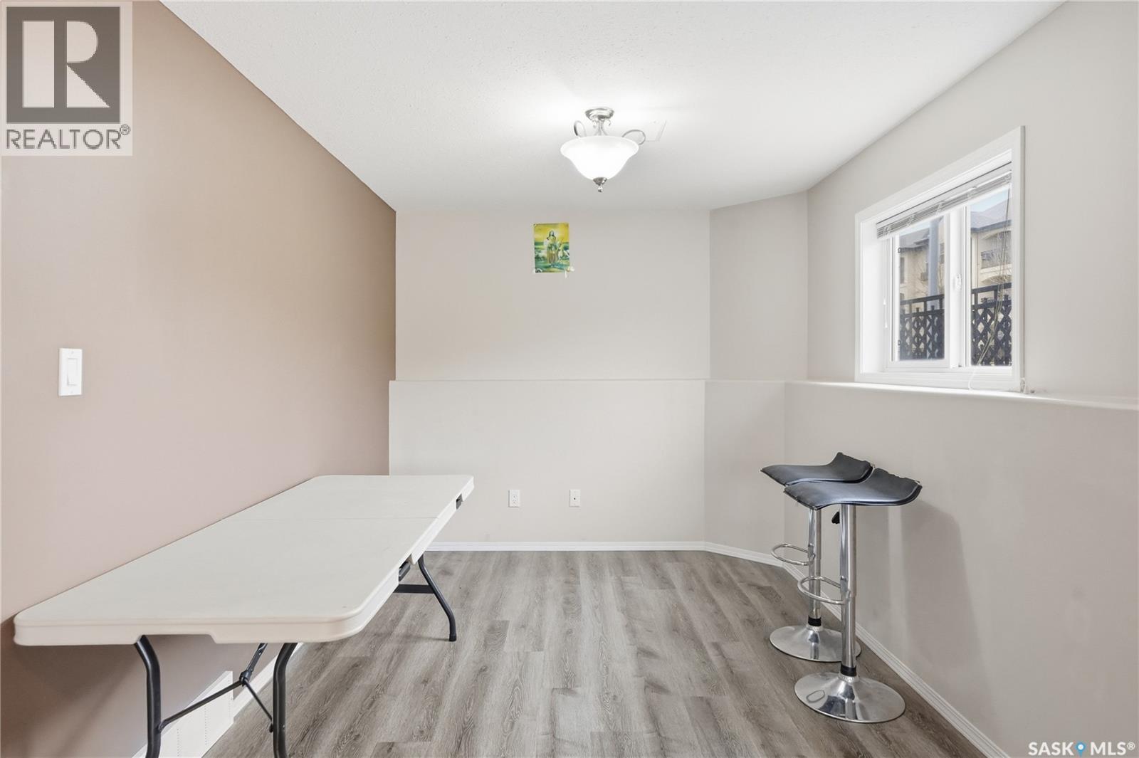 102 WHALLEY CRESCENT - 24