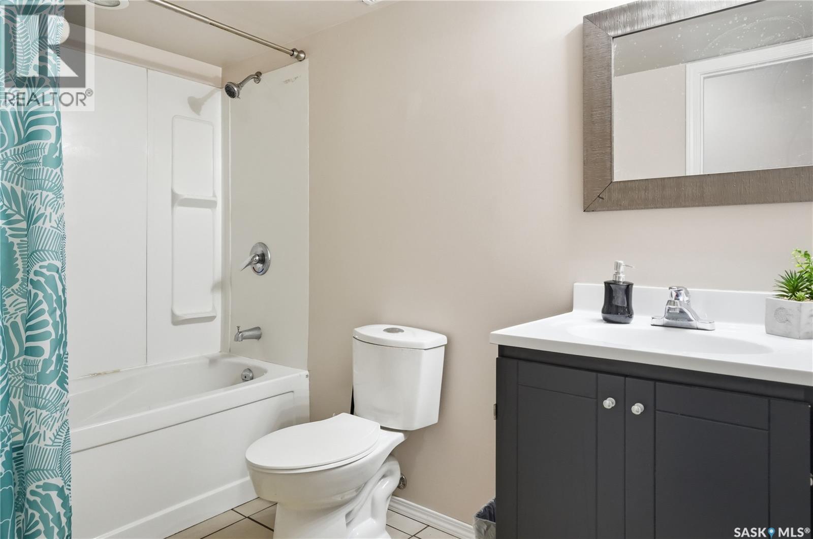 102 WHALLEY CRESCENT - 27