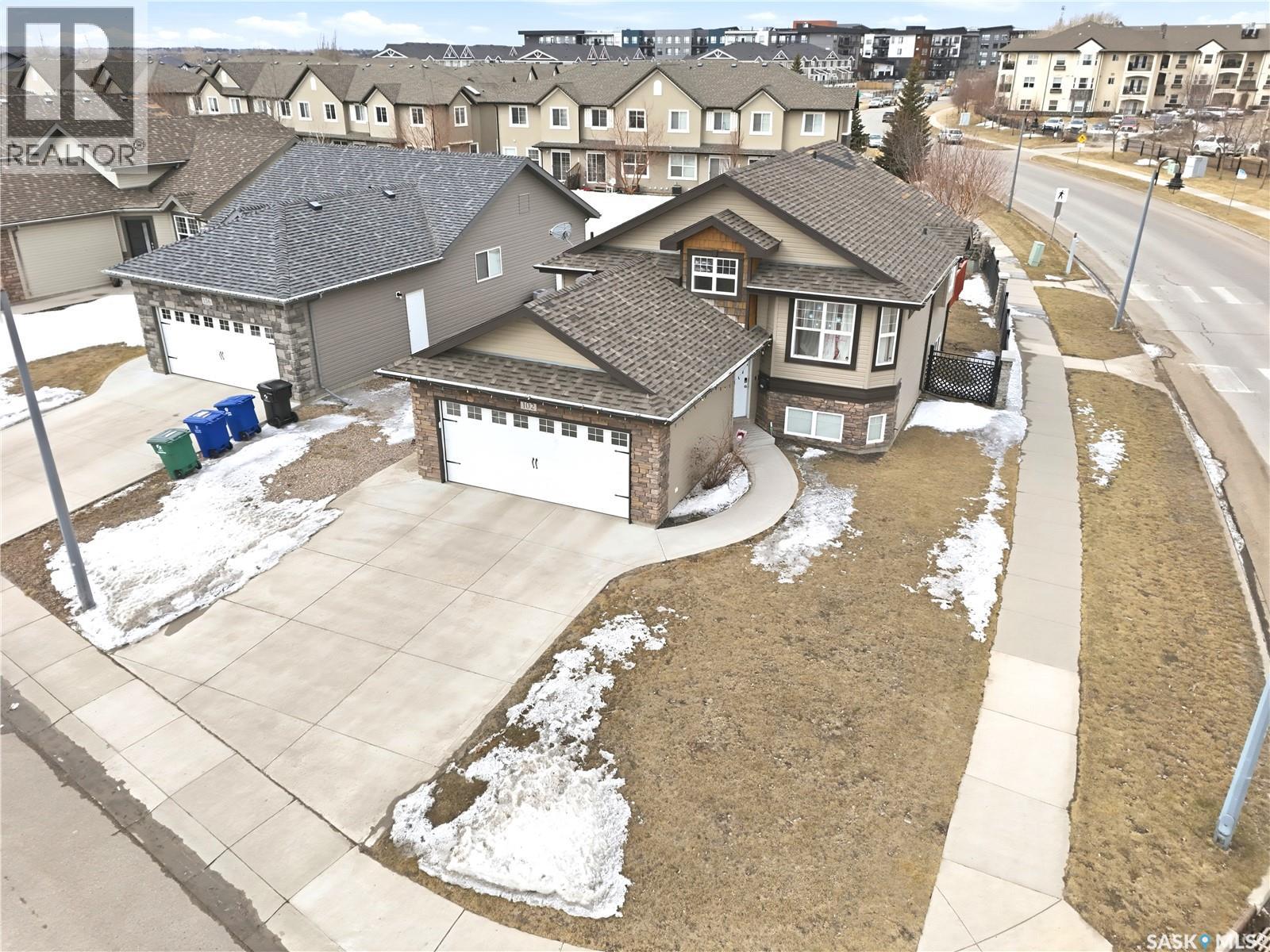 102 WHALLEY CRESCENT - 31