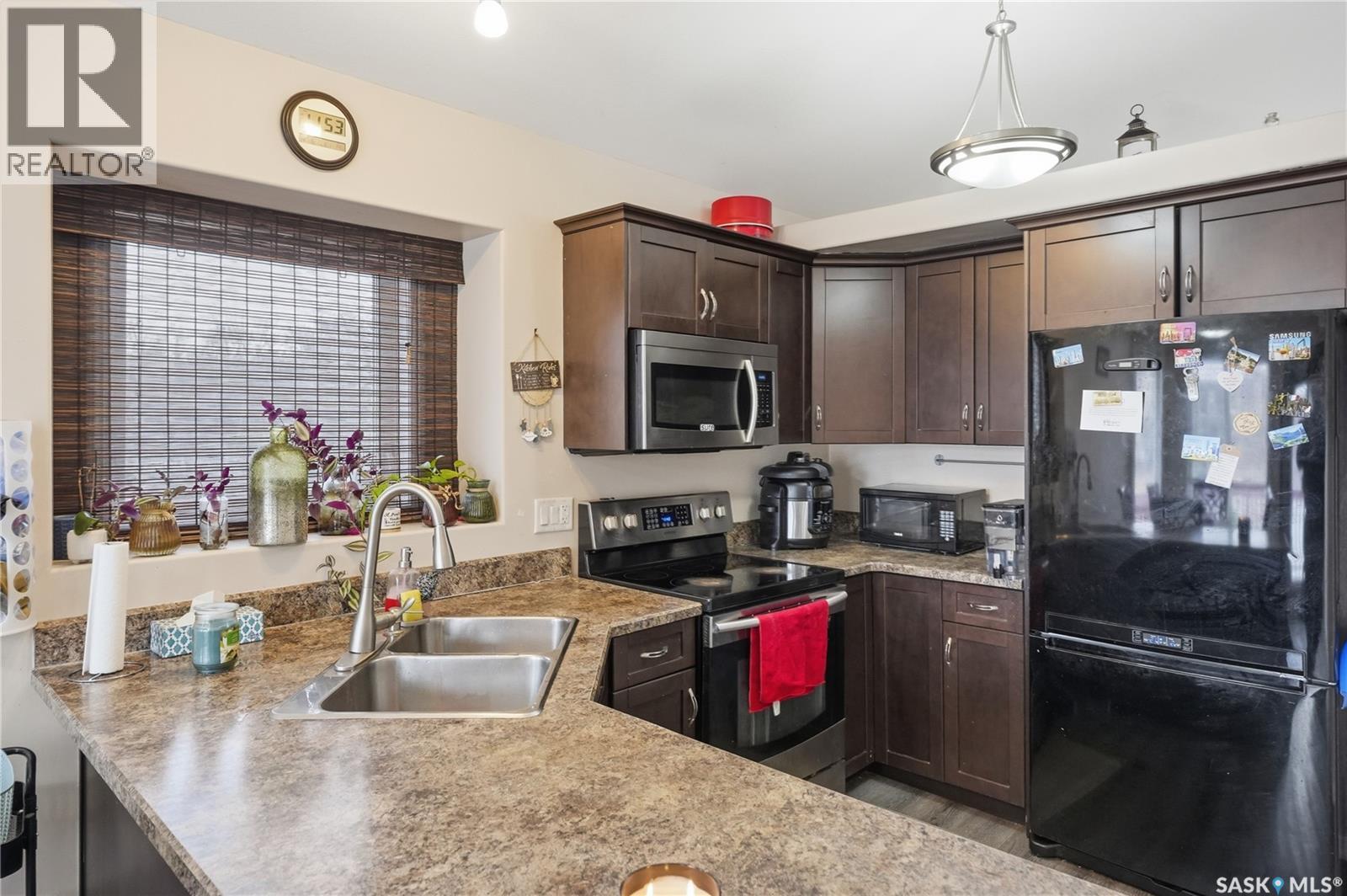 102 WHALLEY CRESCENT - 6