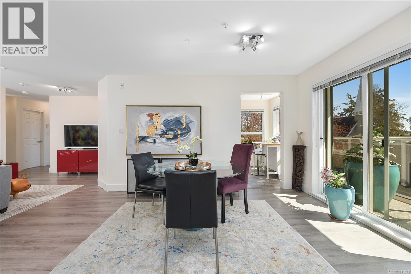 #203 2440 OAKVILLE AVE - 10