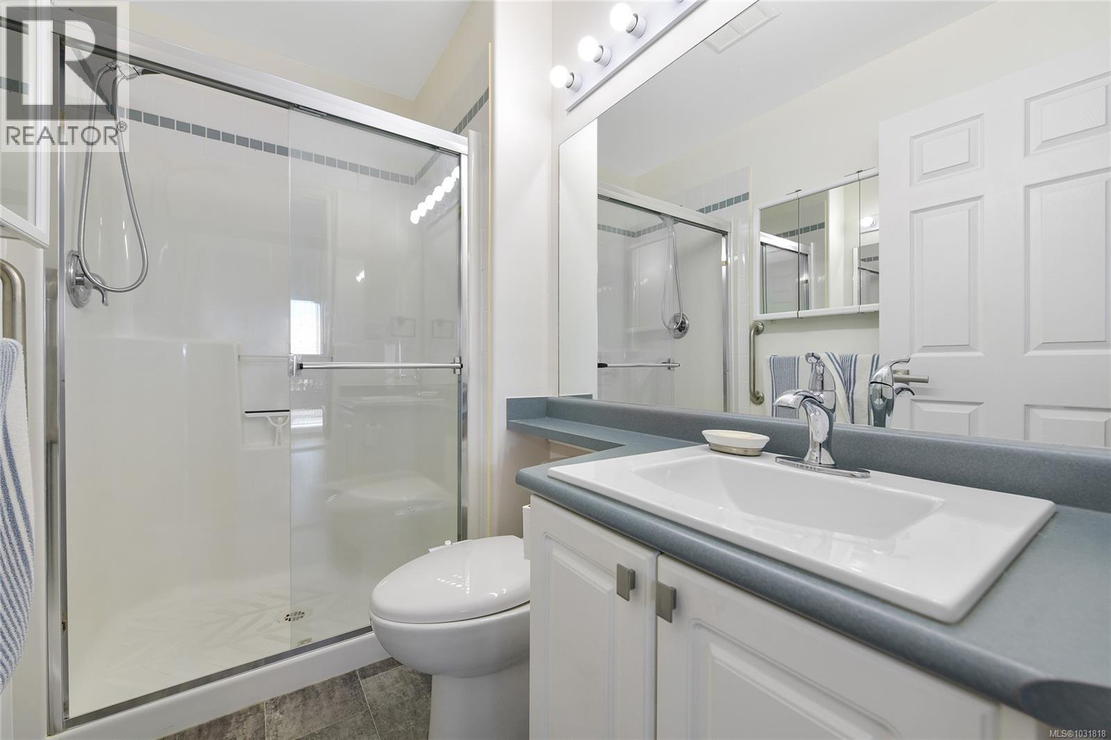 #203 2440 OAKVILLE AVE - 19