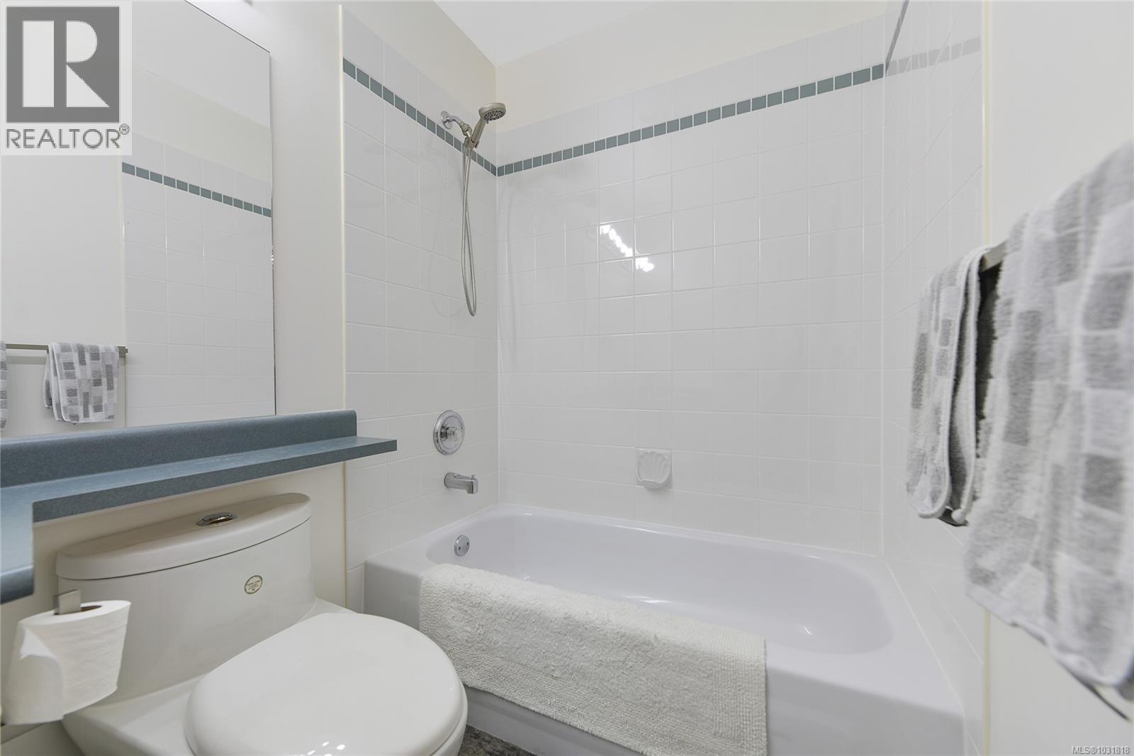 #203 2440 OAKVILLE AVE - 23