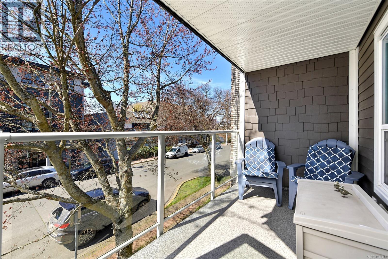 #203 2440 OAKVILLE AVE - 26