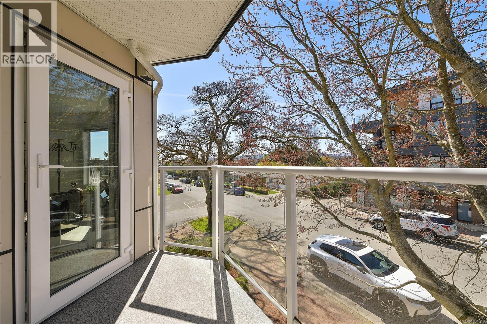 #203 2440 OAKVILLE AVE - 29