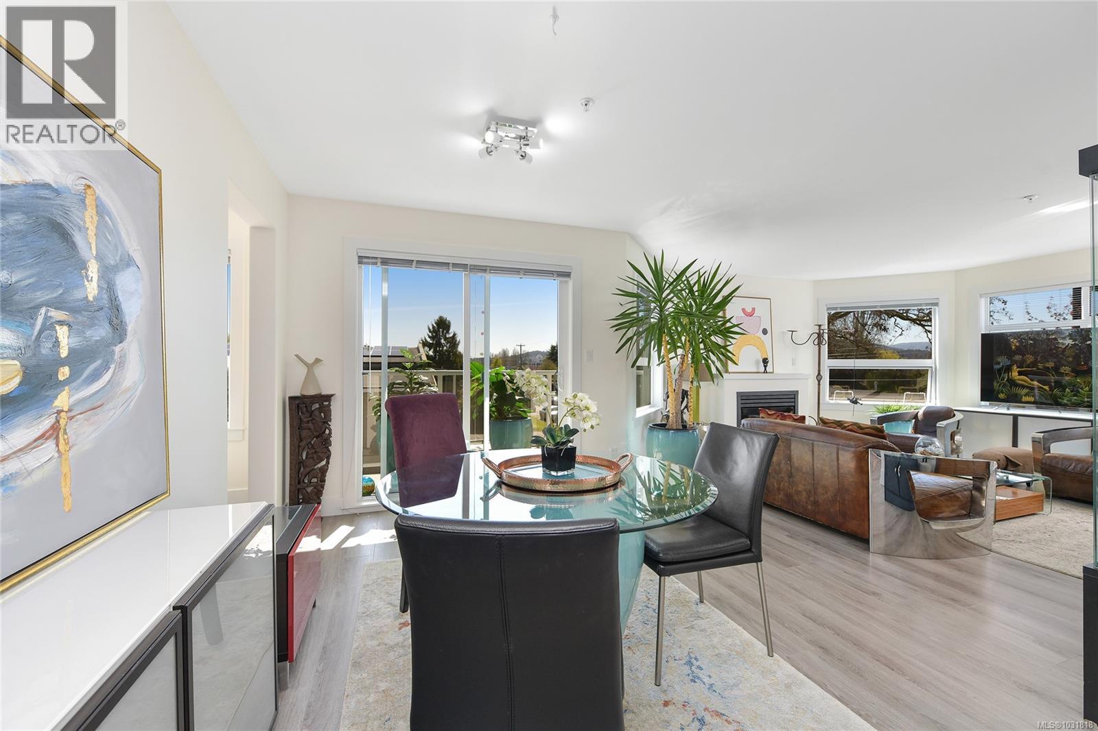 #203 2440 OAKVILLE AVE - 4