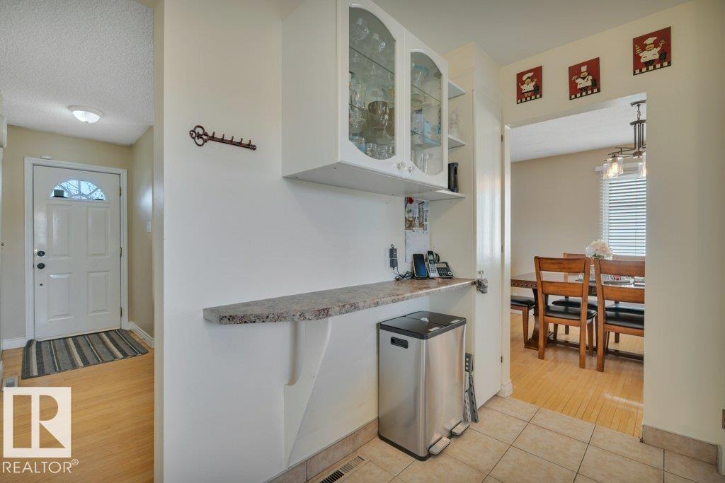 15982 110B AV NW, Edmonton