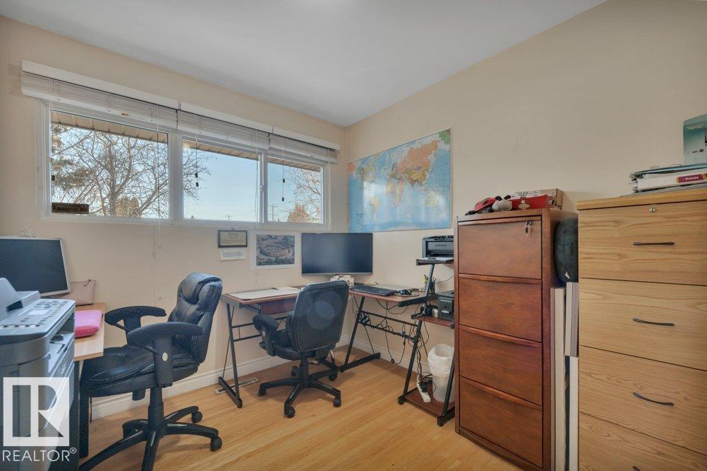 15982 110B AV NW, Edmonton