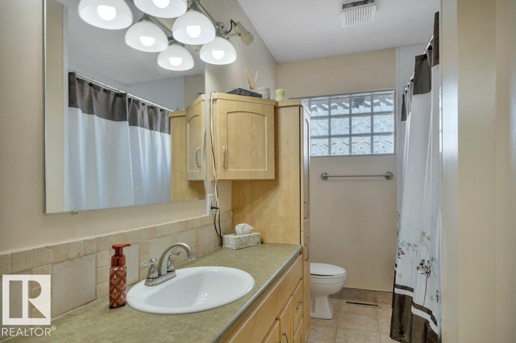 15982 110B AV NW, Edmonton