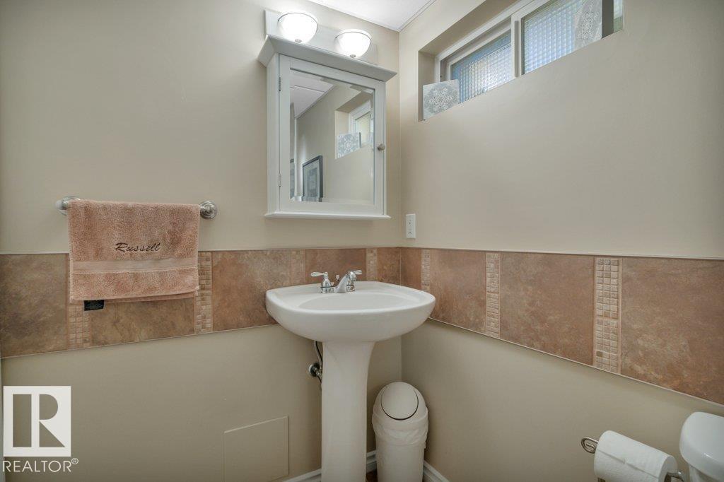 15982 110B AV NW, Edmonton