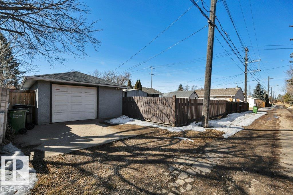 15982 110B AV NW, Edmonton