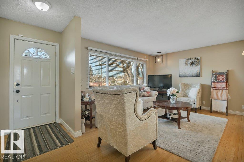 15982 110B AV NW, Edmonton