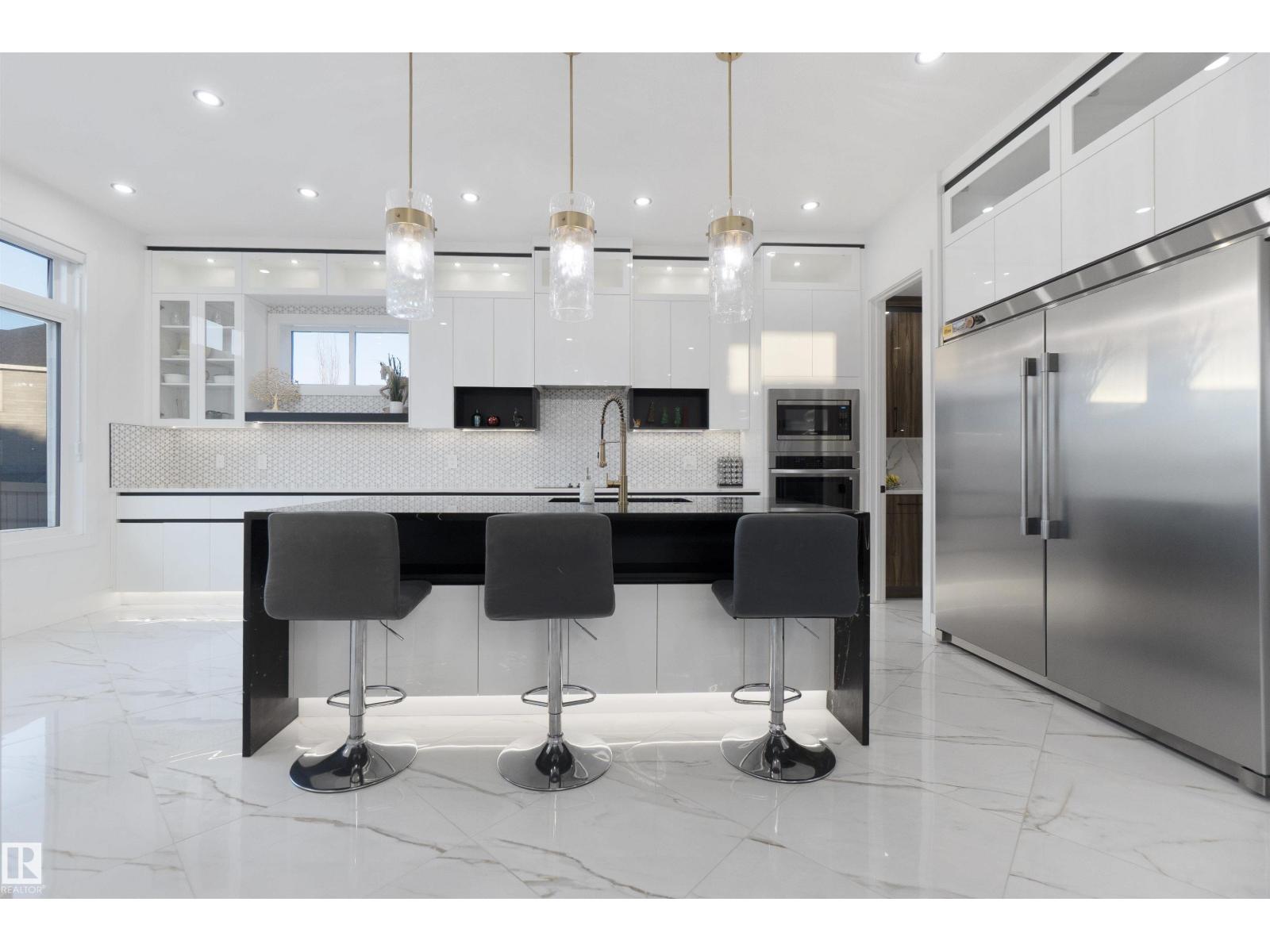 3904 GINSBURG CR NW, Edmonton