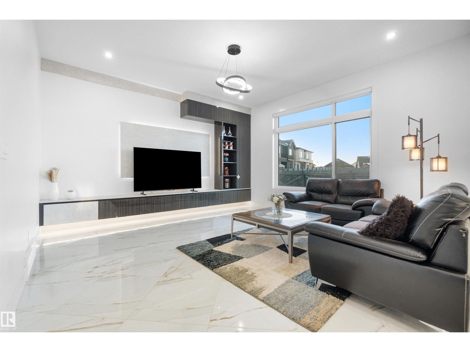 3904 GINSBURG CR NW, Edmonton