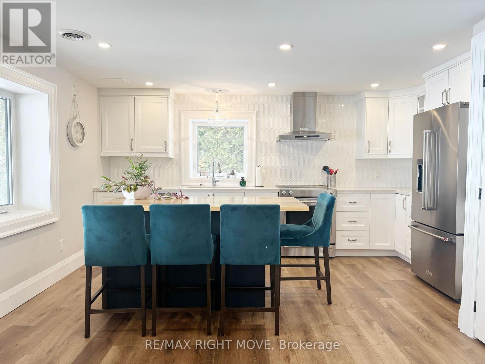 Beautiful second kitchen in lower level