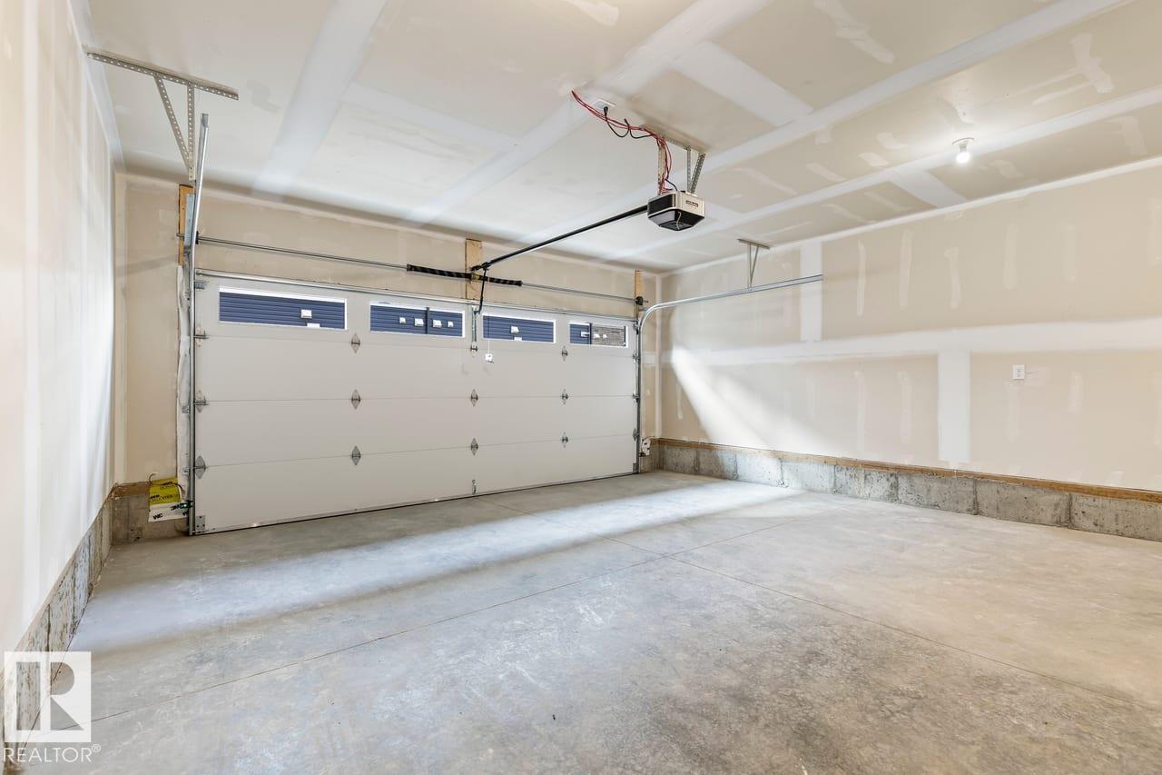 42 CORNER GLEN MR NE - Image 3