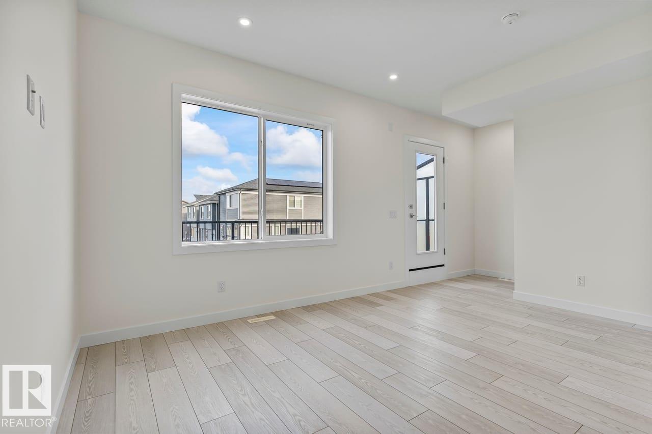 42 CORNER GLEN MR NE - 34