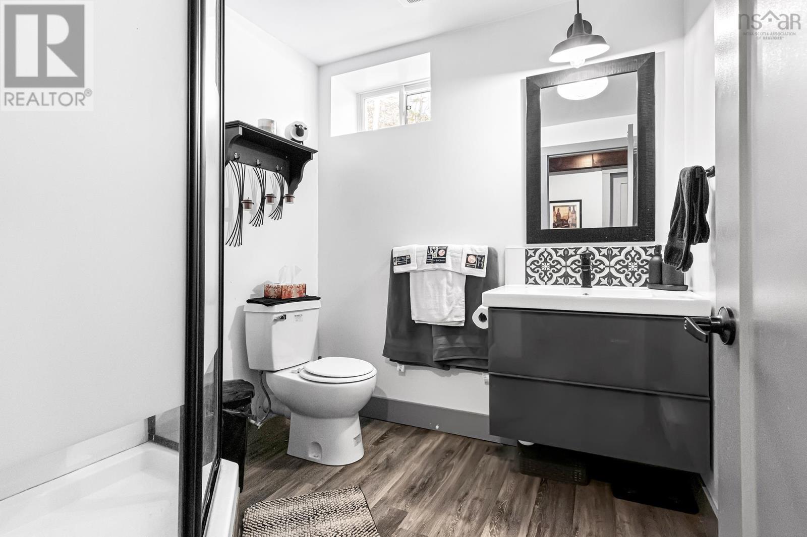 Property 9 of 42 of 69 Pinetree Crescent