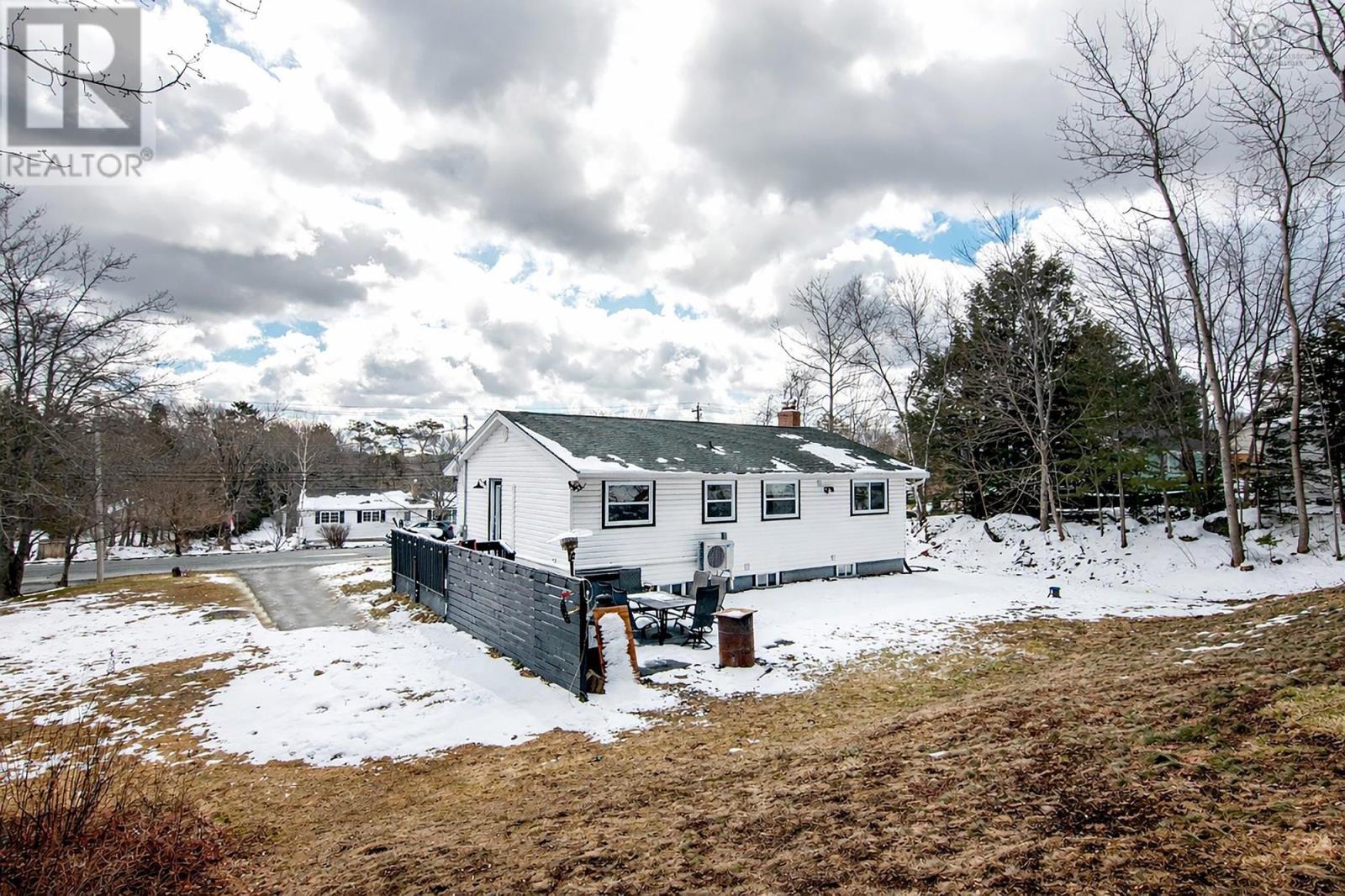 Property 36 of 42 of 69 Pinetree Crescent