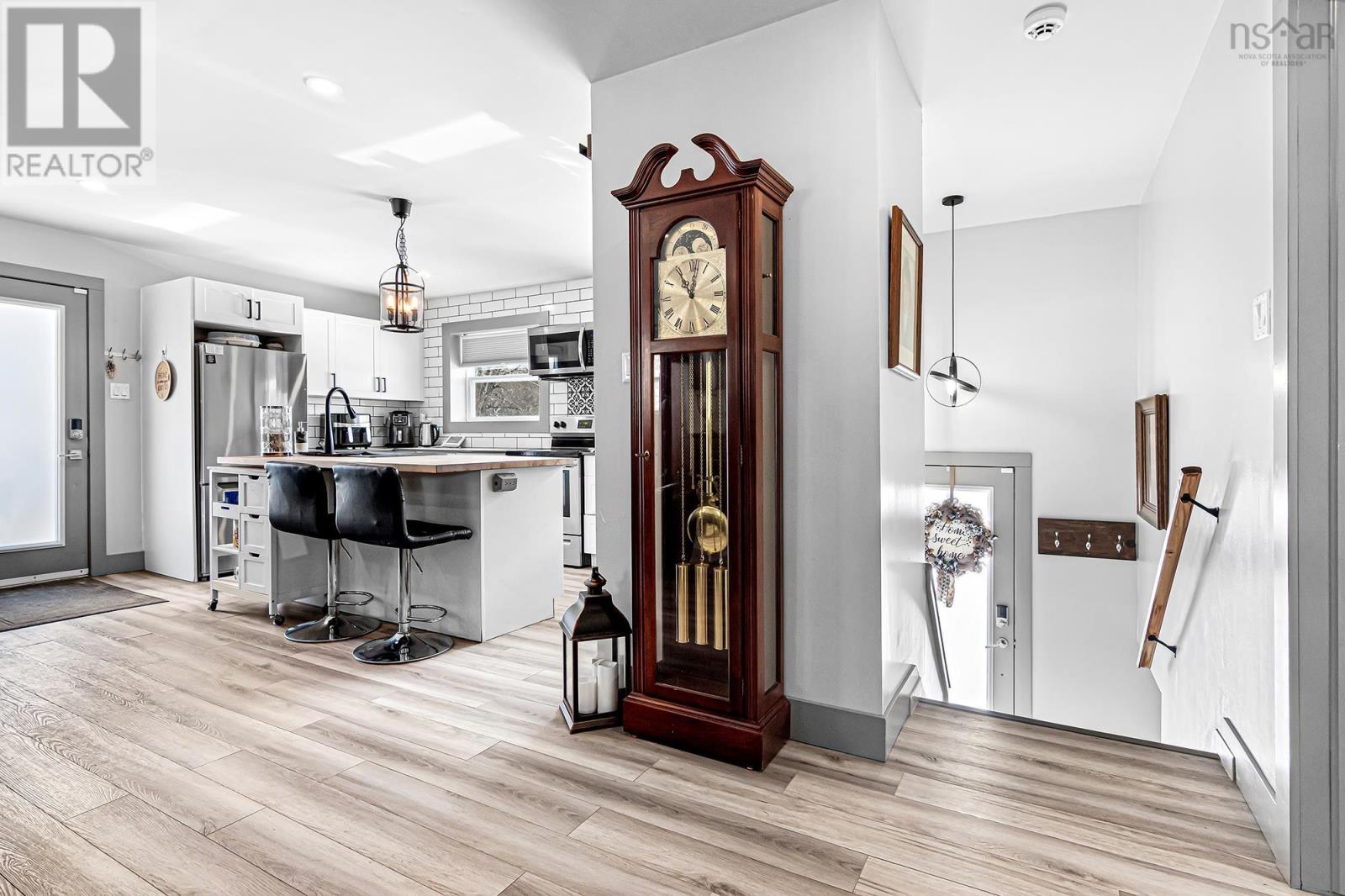 Property 6 of 42 of 69 Pinetree Crescent