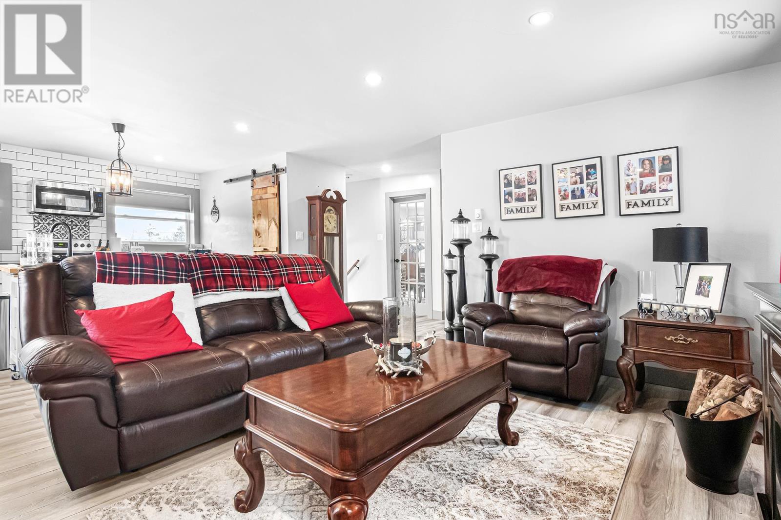 Property 37 of 42 of 69 Pinetree Crescent