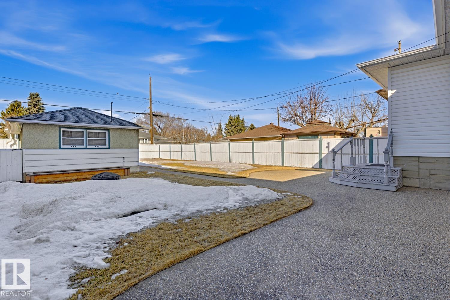 10612 79 ST NW - 25