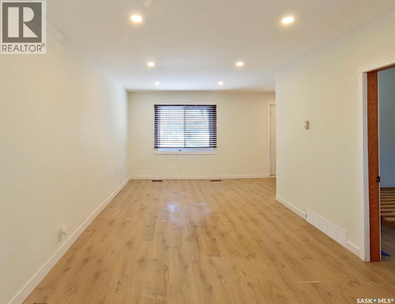 651 QUEENS STREET - 4