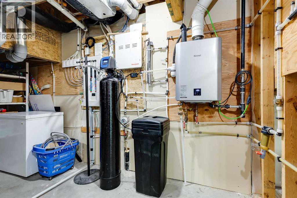 24 ELGIN MEADOWS MANOR SE - 25