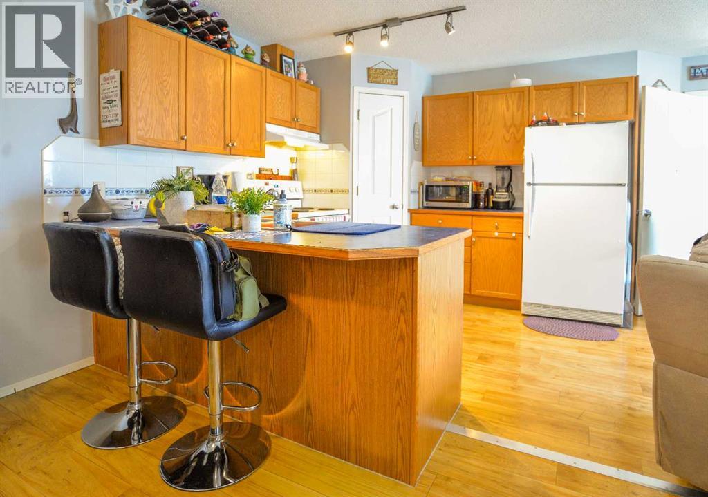 #4 33 STONEGATE DRIVE NW - 10