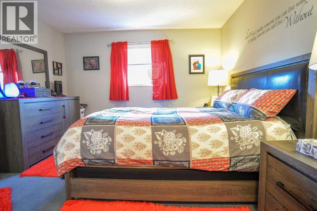 #4 33 STONEGATE DRIVE NW - 19