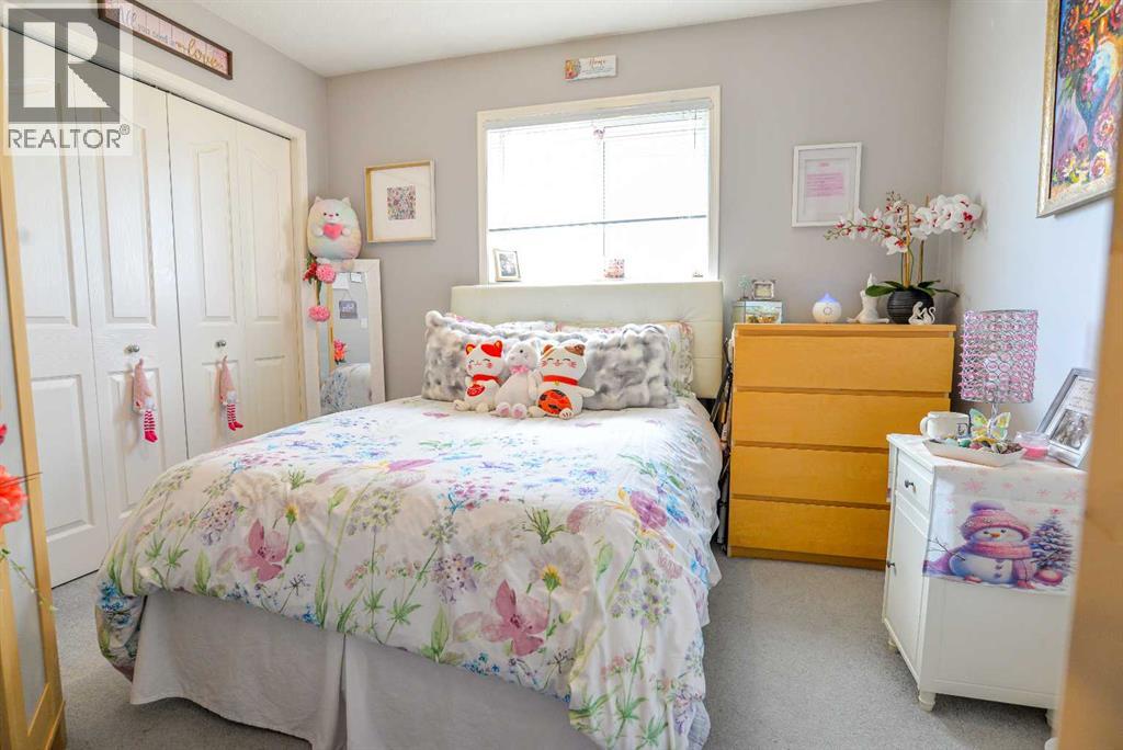 #4 33 STONEGATE DRIVE NW - 21