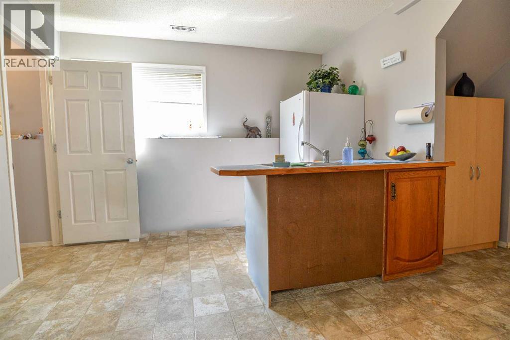 #4 33 STONEGATE DRIVE NW - 24