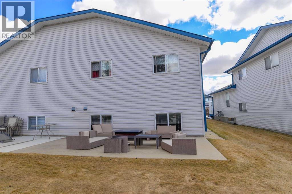 #4 33 STONEGATE DRIVE NW - 31