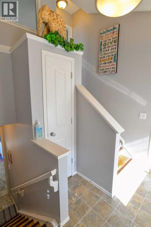 #4 33 STONEGATE DRIVE NW - 8