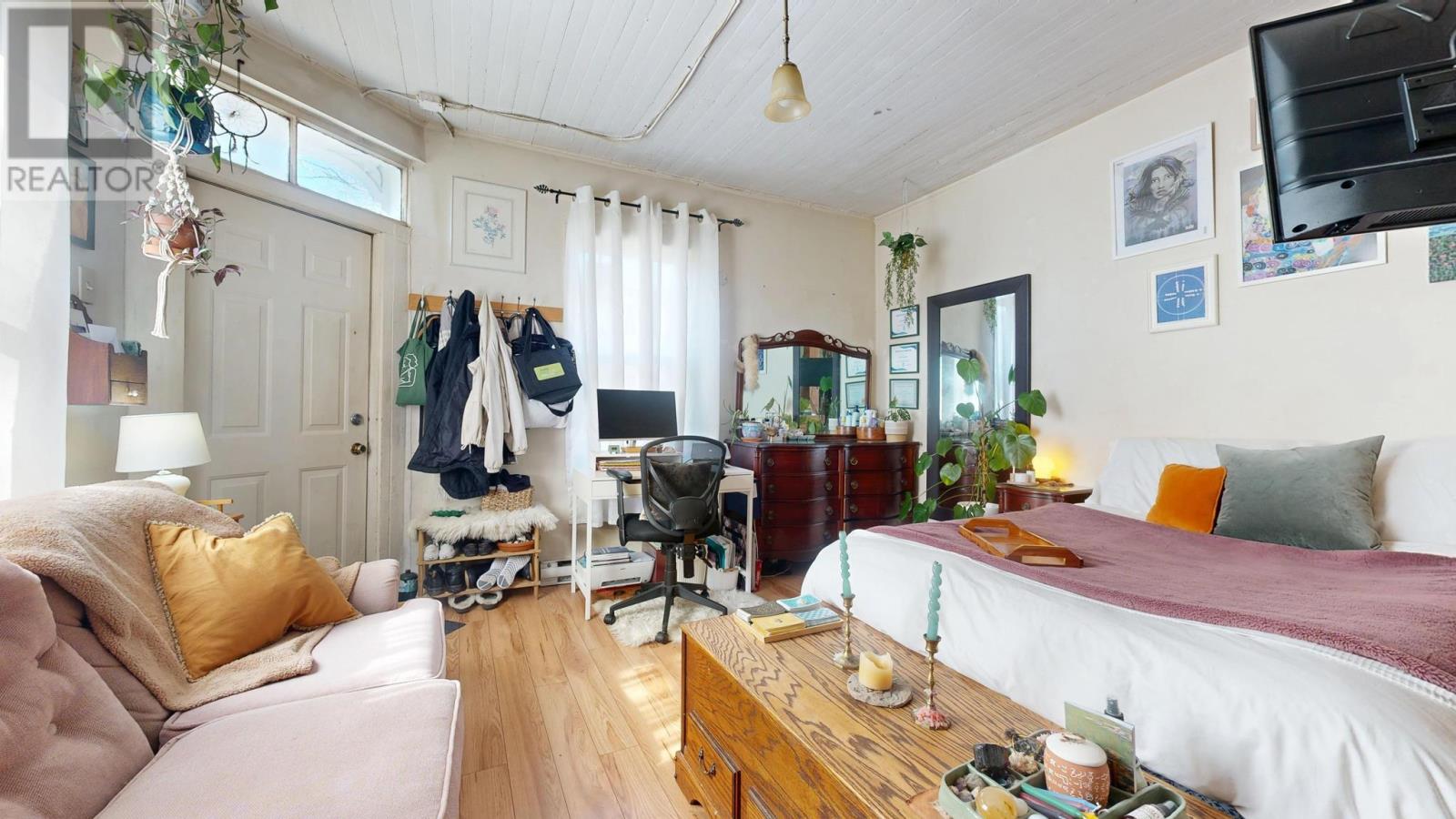 2683-2687 FULLER TERRACE - 6